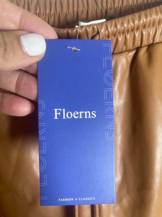 Floerns  Women’s Faux Leather Jogger Pants - Tan  Size: L - Picture 7 of 7
